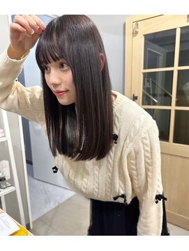 アトレ 福岡大名店(attrait) シフォンカラー×切りっぱなしロング