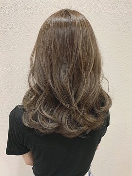 イリス バイ アルティナ 武蔵小杉店(Iris by artina) 大人ミディアムレイヤー×ハイアッシュ 【Iris武蔵小杉】