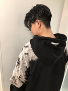 グランドライン(GRAND LINE) 《GRANDLINE松本》前下がり、高め刈り上げ サイドグラデーション