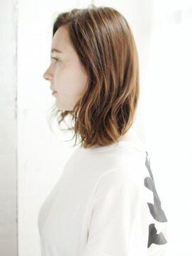 ナル 白山神社参道通り店(nalu) かきあげバングのセミウエットカールスタイル