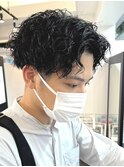 センターパートツイストスパイラルパーマ刈り上げメンズパーマ