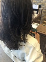 ツヅル(tsuzuru.)&nbsp;暗すぎる？様に見えるグレージュ