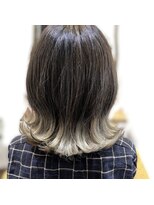 ディズ(Diz) 大人可愛い外ハネホワイトベージュグラデーションカラー