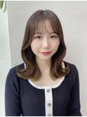 韓国エギョモリ外ハネくびれヘアミディアムレイヤーカット