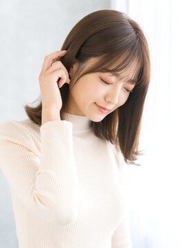 トッカ ヘアアンドトリートメント 難波店 透明感大人ミディアム