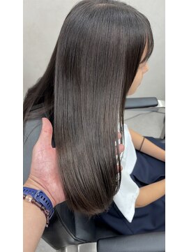 クム 横浜(qumu) 髪質改善 × 透明感ブラウン【神永】