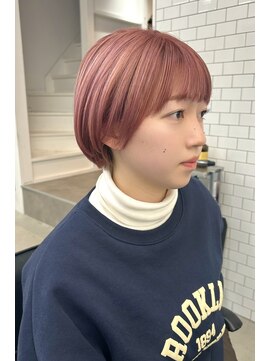 ピンクベージュ×ショートボブ