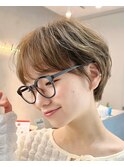「メガネ・白髪世代・横顔補正」全部に効くショート」