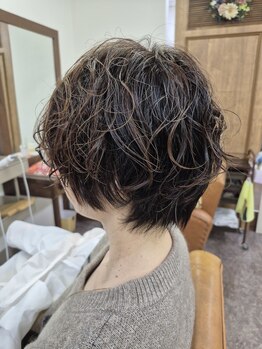 エーガール美容室(A-girl)の写真/パーマ技術で朝のセットも楽に◎40代/50代/60代におすすめの大人女性向けサロン！