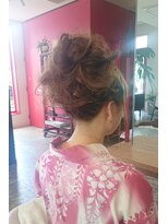 エッセンシャルルックス(Essential Looks) ヘアアレンジ