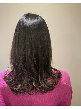 ヘアールーム ボレロ(hair room bolero) セミロングカール