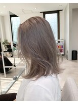 ヨーク(YOKE)&nbsp;YOKE ホワイトグレージュ 外ハネボブ オージュア