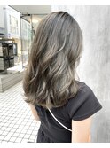髪色ハイライトブリーチカラーグレージュイルミナカラー 37