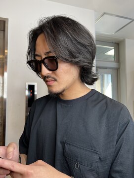 エクリ 麻布十番(equri) ニュアンスパーマミディアムセンターパート