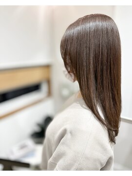 エティル(etil) グレージュカラー