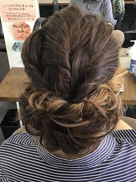 ジャスミン ヘアアレンジ