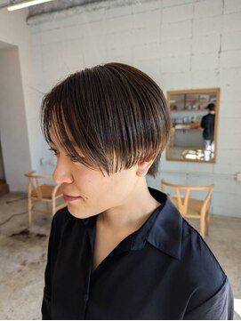 エン(EEN) 2セクションハンサムショート