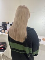 ジュベ(juve.)&nbsp;初ブリーチはホワイトベージュ☆