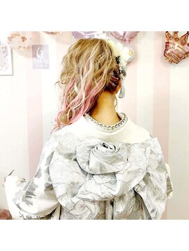 ヒャン(hyang) サイドアップ筋盛りヘア