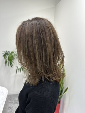 エレ 博多(ere) 白髪ぼかし/ミディアムレイヤー/ショート/博多