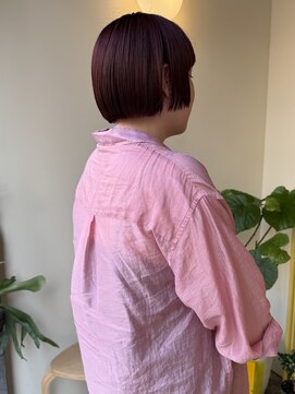 ヒントステーション(HINTSTATION) 〈浅草 半個室〉前上がりボブ×ワインレッド