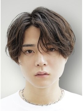 ゼンコー アオヤマ(ZENKO Aoyama) 黒髪×センターパート×ルーズパーマ【表参道/メンズ/パーマ】