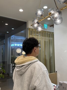 エクリジユウガオカ(equri Jiyugaoka) カール強めパーマ