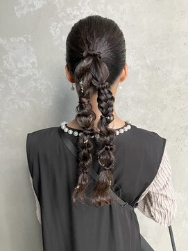 コトナ(kotona) 【ツイン編みろしポニーテール】ヘアアレンジヘアセットカチモリ