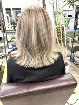 ルーナヘアー(LUNA hair)&nbsp;ミディアムレイヤーバレイヤージュミルクティー20代30代40代50代