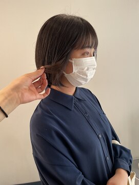 トレス(TRESS) イヤリングカラー　ボブ　切りっぱなしボブ　簡単スタイリング