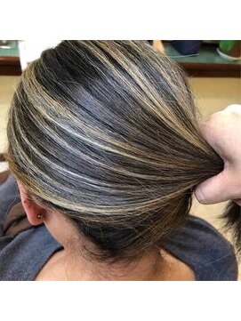 ヘアー バイ ミーズ(hair by Mii’s) ハイライト・ローライト