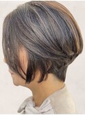 20代30代40代艶感アッシュグレージュ透明感前下がりショート