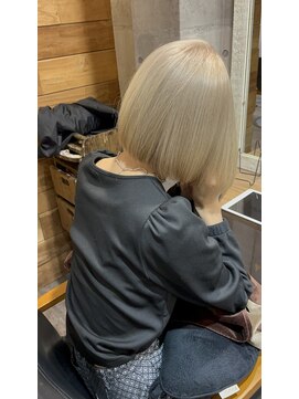 ハグ 横浜(HUG) ムラシャンでキープ＊ホワイトブロンド