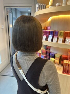 シダ(sida SAIIN) 【牧内】ショートボブ/オリーブベージュ/20代30代