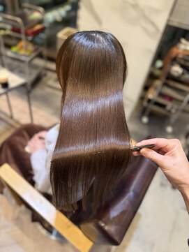 オーブ ヘアー アンリ 梅田店(AUBE HAIR unli) 【AUBE HAIR unli　梅田】サラ艶ストレート　@tuyagami.0301