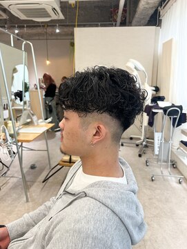 フルールバイアヴァンスクロス(Flulu by avance. cross) プードルパーマ