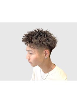 男女問わず学生生活でも簡単に自宅で再現できる◎簡単にスタイリング出来るヘアーを！