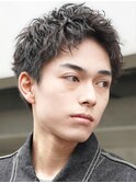 心斎橋スパイキーショートビジネスヘアフェザーショートパーマ 