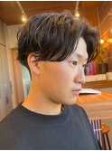 自然な毛流れでラフにキマるセンターパート×ニュアンスパーマ