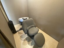 イコールサイン(=sign)の雰囲気(シャンプー台は個室になっていて非日常を感じられる空間に◎)