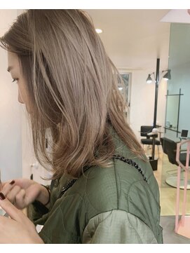 シキ 渋谷(siki) 【siki】くすみベージュロブ(原宿/表参道)