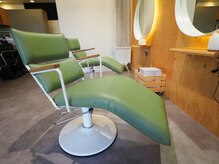 【リラックスtime】アルマヘアーでは足を伸ばせるセット面が人気