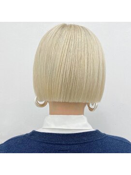 クク(QUQU) ホワイトブロンドのに似合わせ。