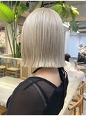 ミルクティーアッシュグレージュハイトーンカラーウルフボブ
