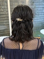 大人かわいい　ハーフアップアレンジ　ミディアム　結婚式