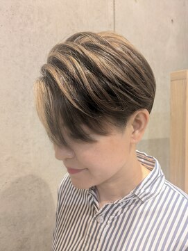 コティ(Kotii) 【白髪ぼかしハイライト】ハンサムショート♪