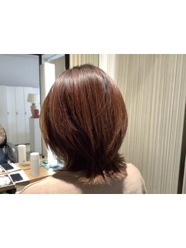 骨格・髪質を考慮し、スタイルのベースを作ってくれるから、高い技術力で扱いやすいスタイルへと導きます