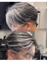 ステラ(STELLA)&nbsp;メンズ/バレイヤージュ/センターパート/ブリーチ＆ダブルカラー