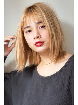 アリエッタ アザブ(ARIETTA AZABU) 【aRietta　ＡＺＡＢＵ】ストレートボブ　×　ホワイトベージュ