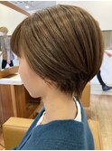 ナチュラルでシンプルなショートボブ